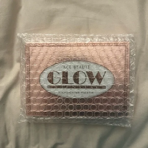 ACE BEAUTÉ GLOW ESSENTIALS HIGHLIGHTER PALETTE NEW - Picture 2 of 9
